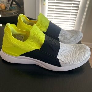 Women’s APL TechLoom Bliss size 9